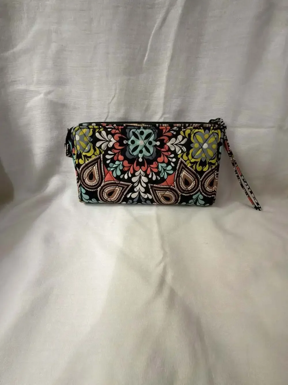 Vera Bradley Zip Wristlet Phone Wallet Sierra Paisley Clutch